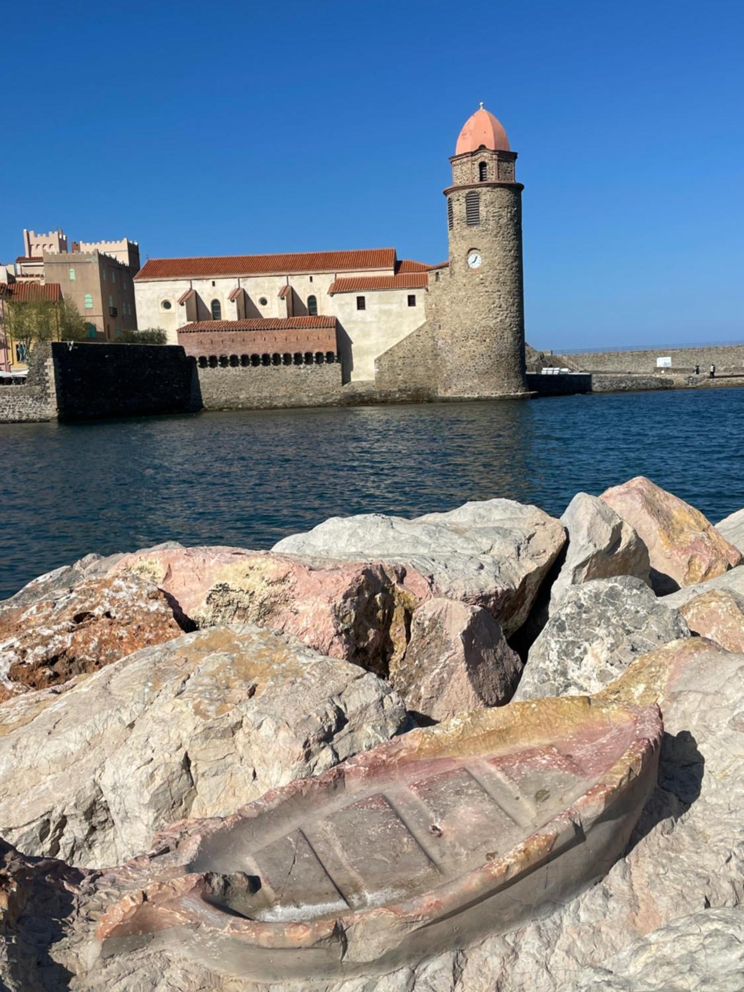 AZUR-Les pieds dans l'eau-Vue sur Mer et Clocher de Collioure en toile de fond - WIFI - PARKING Extérieur photo