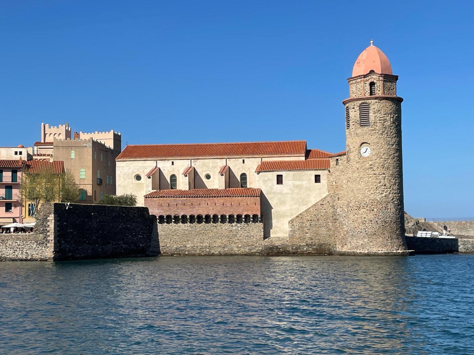 AZUR-Les pieds dans l'eau-Vue sur Mer et Clocher de Collioure en toile de fond - WIFI - PARKING Extérieur photo